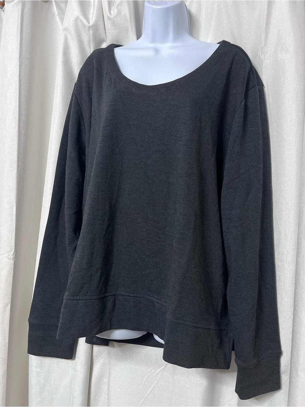Devon & Jones Women’s Pullover Size 3x NWT